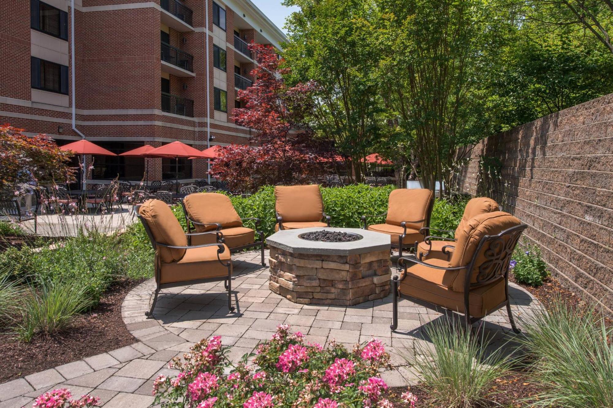 Courtyard By Marriott Newark-University Of Delaware Екстериор снимка