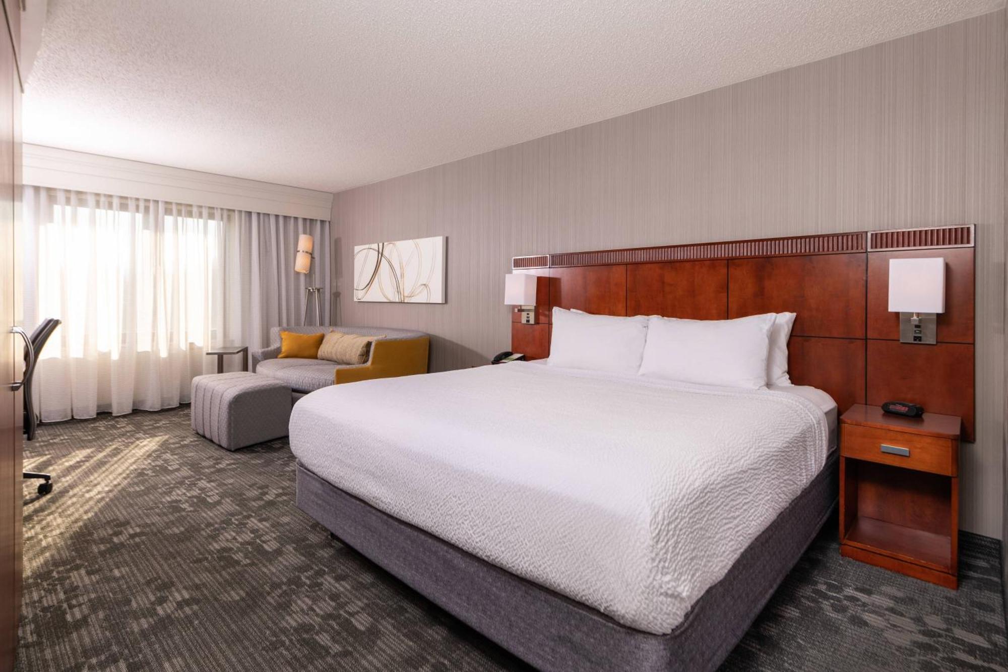 Courtyard By Marriott Newark-University Of Delaware Екстериор снимка