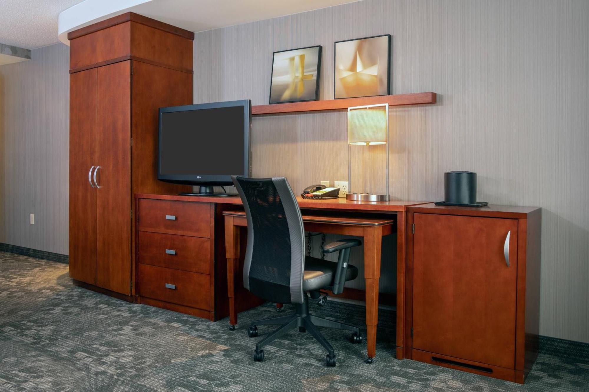 Courtyard By Marriott Newark-University Of Delaware Екстериор снимка