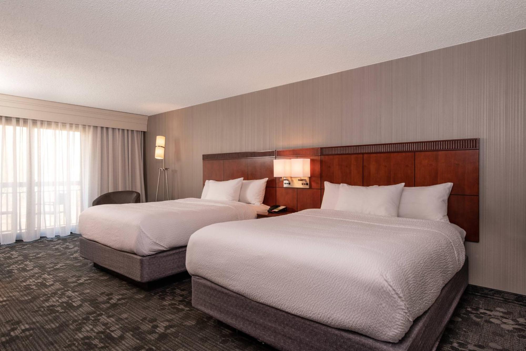 Courtyard By Marriott Newark-University Of Delaware Екстериор снимка