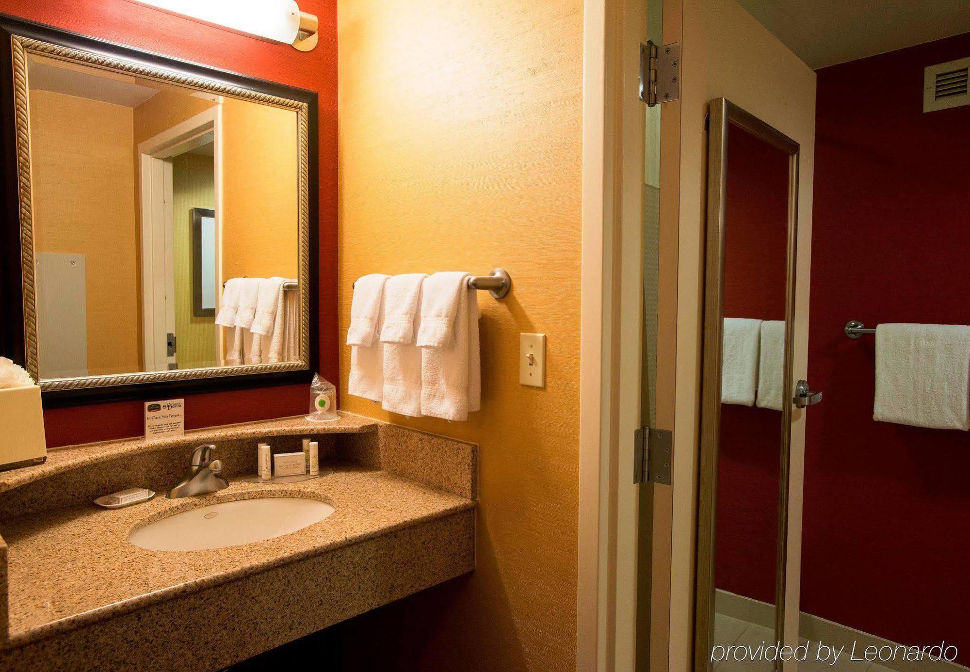 Courtyard By Marriott Newark-University Of Delaware Екстериор снимка