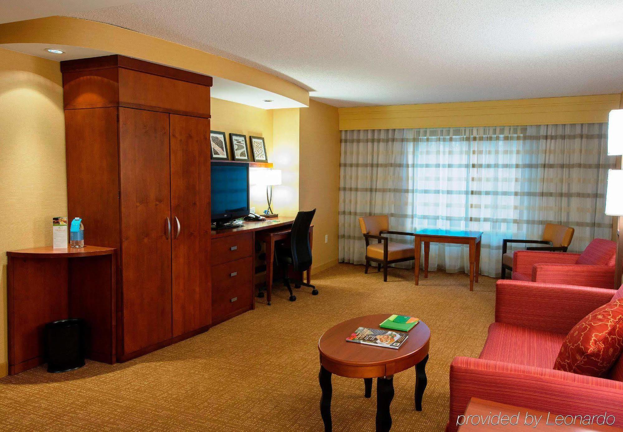 Courtyard By Marriott Newark-University Of Delaware Екстериор снимка